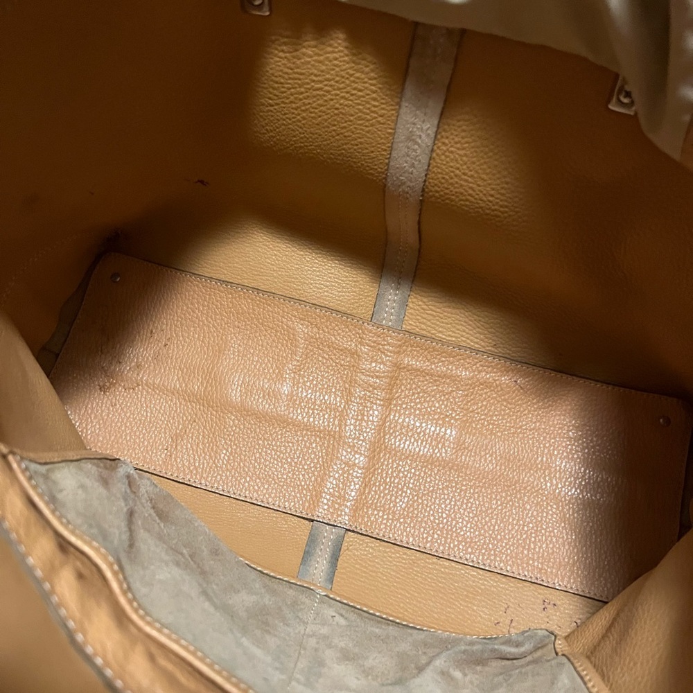 Tod’s suede large tan D tote bag. Princess Diana’s signature bag - Picture 9 of 16